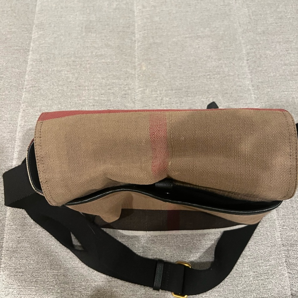 BURBERRY CANVAS MESSENGER BAG
